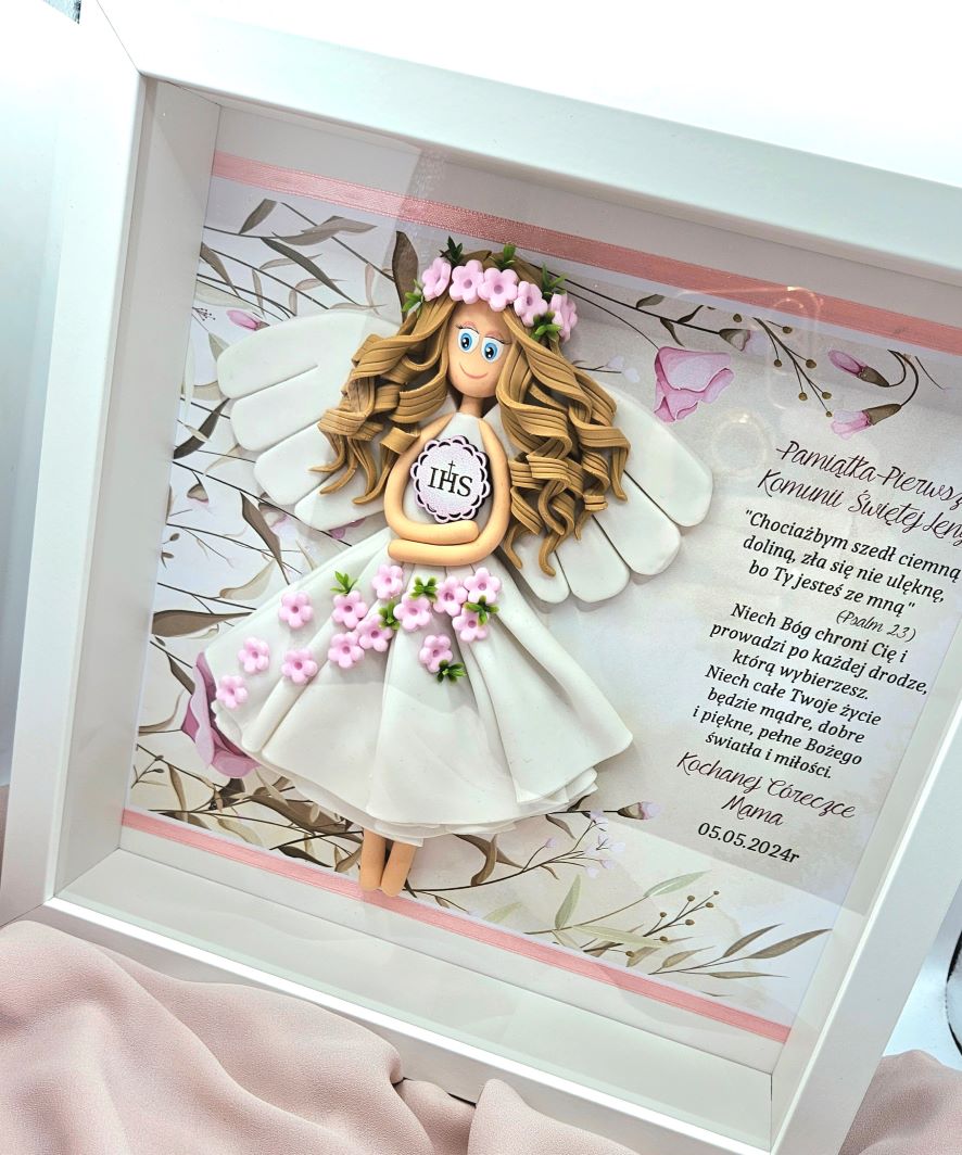 aniołek-w-ramce-za-szybką-metryczka-na-komunię