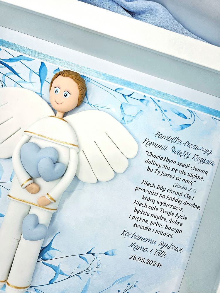 pamiątka-pierwszej-komunii-dla-chłopca-anioł-w-ramce-szybka