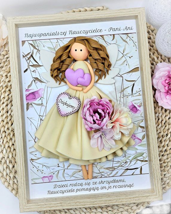 piekny-aniol-w-ramce-wyjatkowy-prezent-dla-nauczycielki-aniol-z-zimnej-porcelany