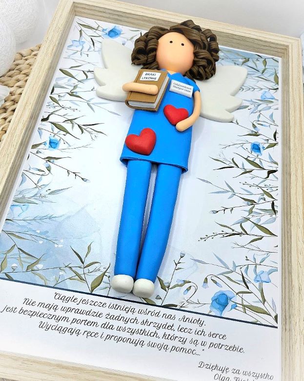 pomysl-na-prezent-podziekowanie-dla-położnej-pielegniarki-oddziałowej-lekarki