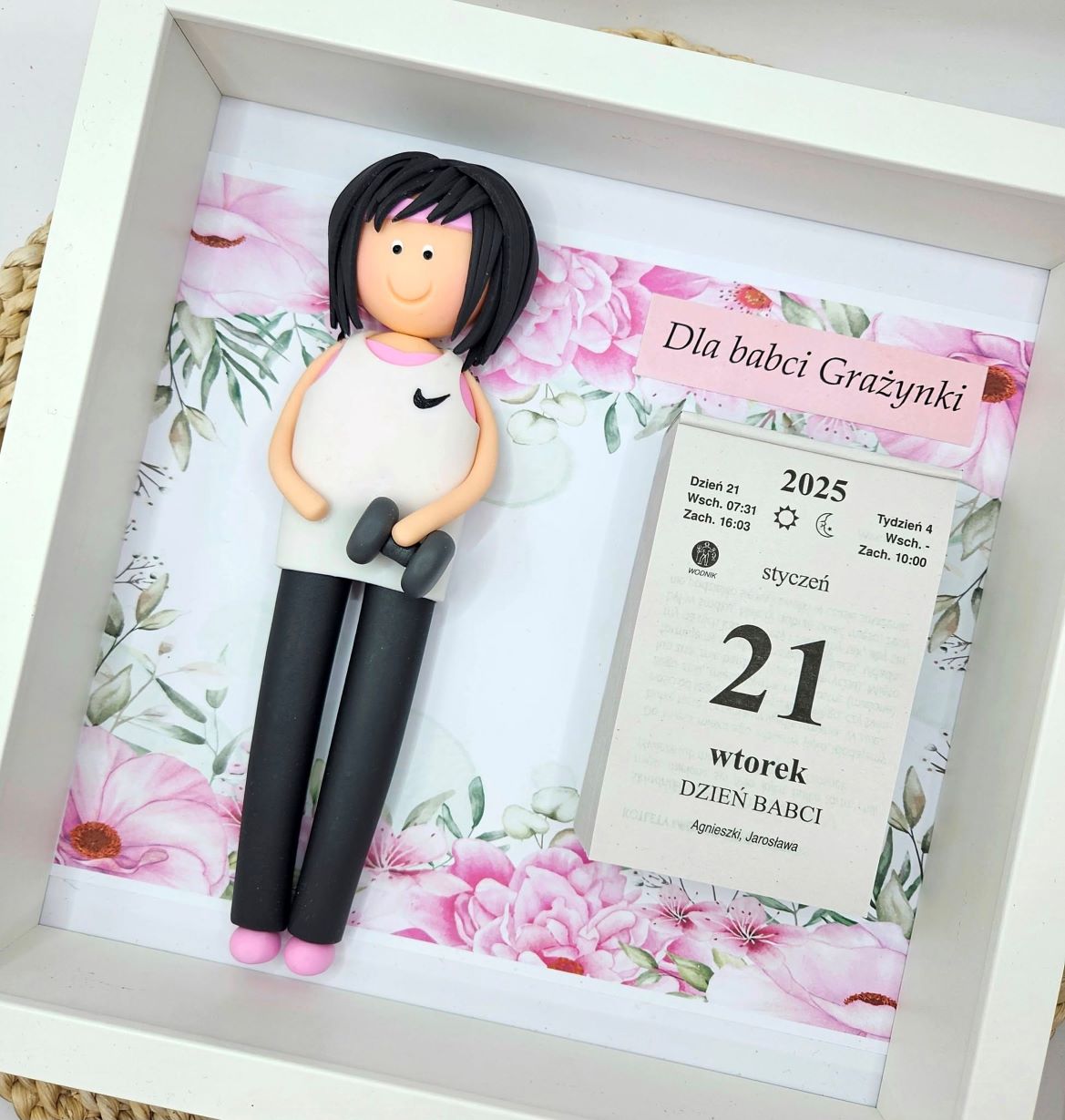 prezent-dla-młodej-babci-sportsmenki-ramka-z-kalendarzem-artilka