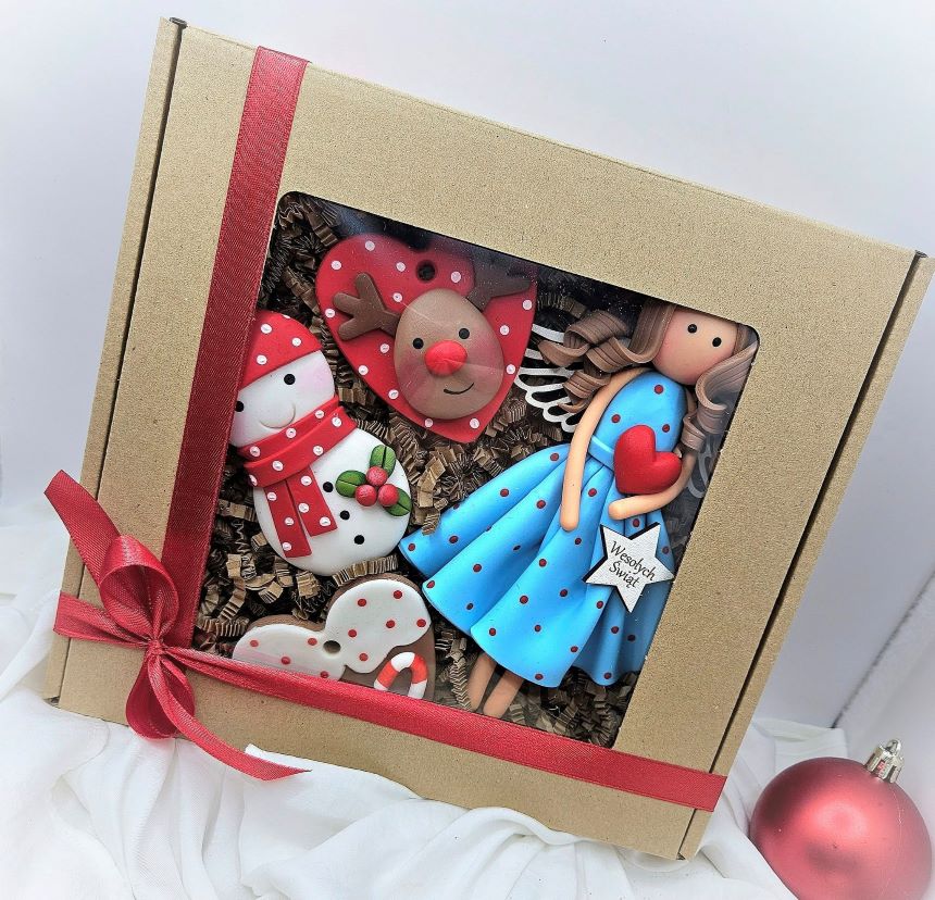 prezent-świąteczny-box-ozdoby-choinkowe-artilka