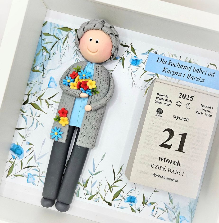 prezent-dla-babci-babcia-z-kwiatami-ramka-z-kalendarzem-artilka