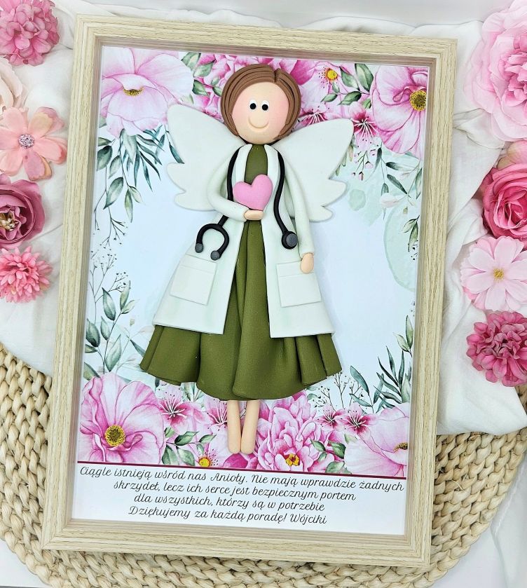 prezent-dla-pani-doktor-personalizowana-figurka-artilka