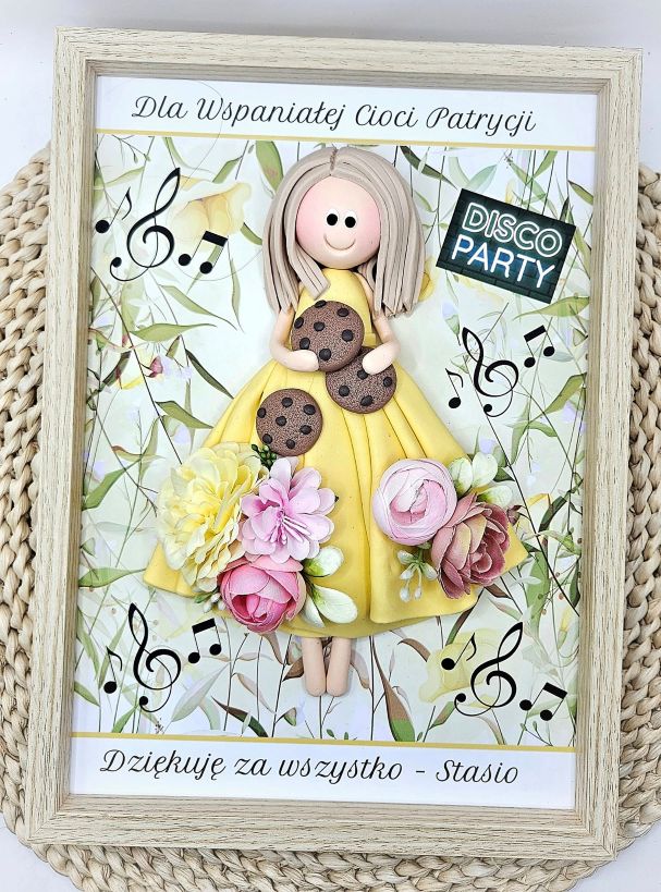 prezent-dla-cioci-z-przedszkola-ramka-z-figurką-artilka