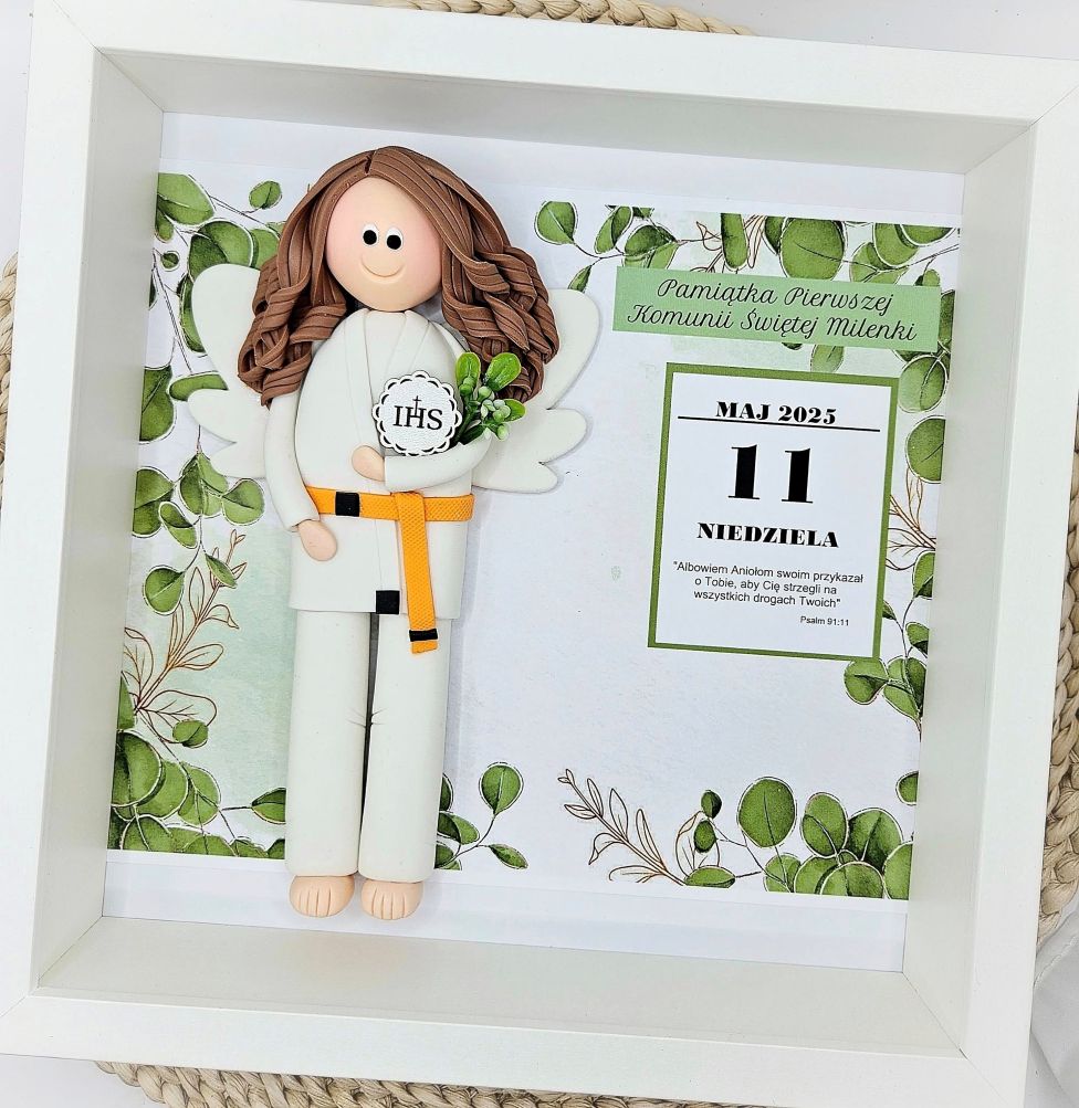 Aniołek w ramce na komunię.