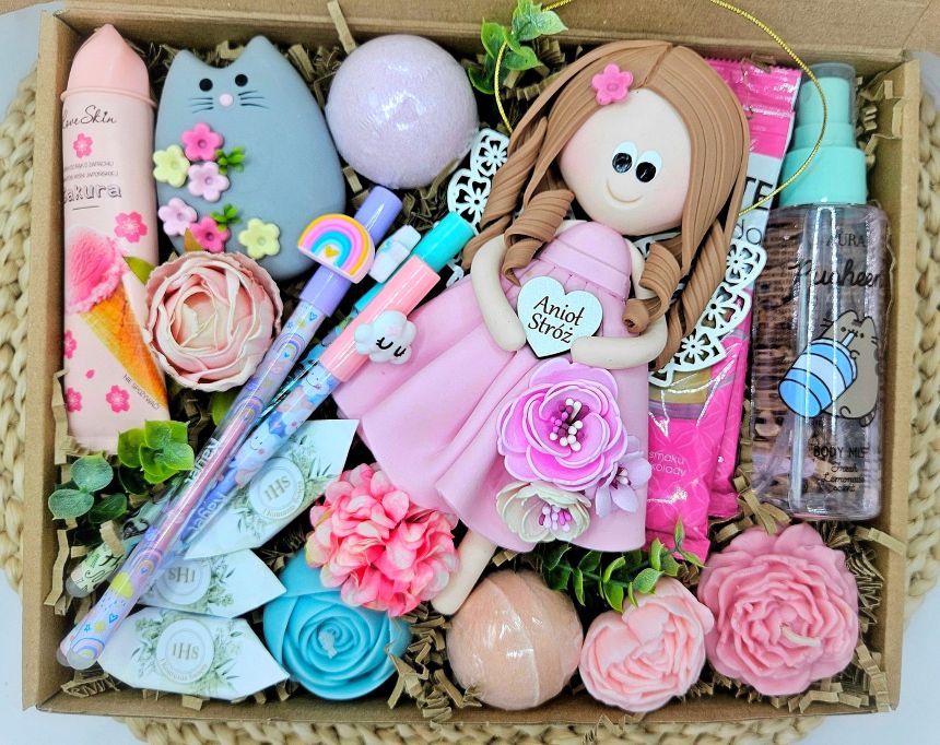 wyjątkowy-prezent-na-komunię-świętą-artilka