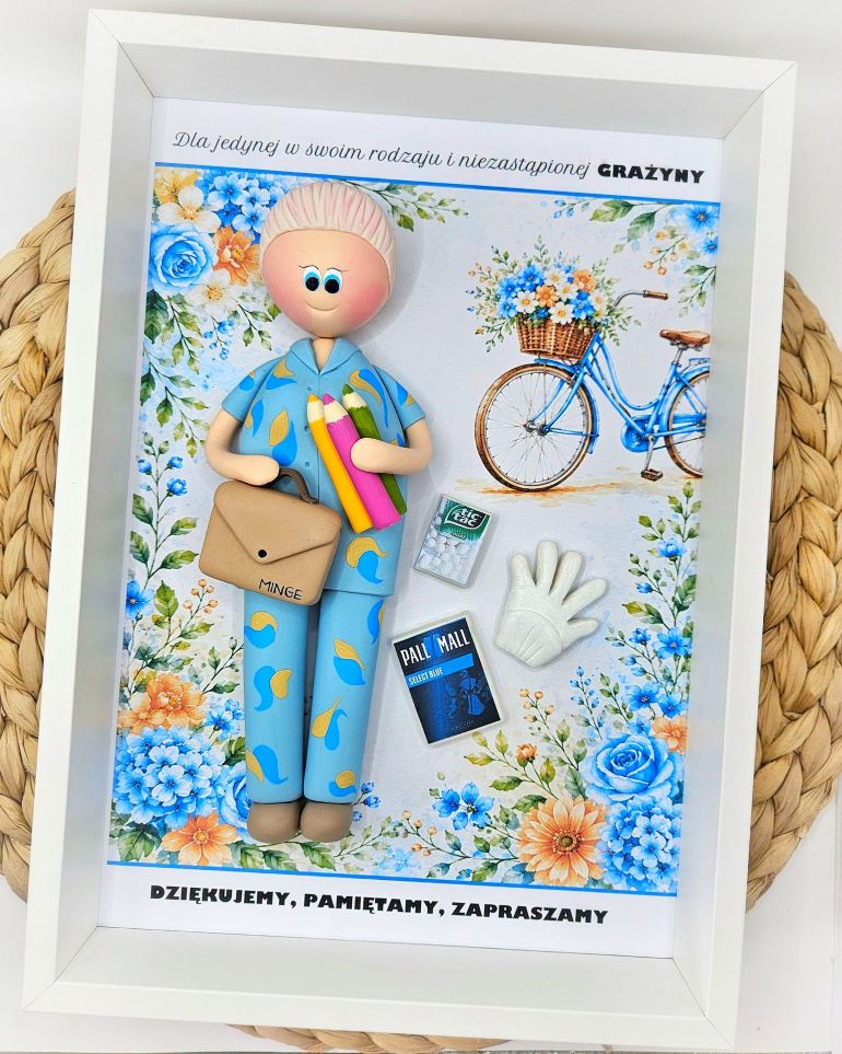 prezent-z-okazji-przejścia-na-emeryturę-policjantka